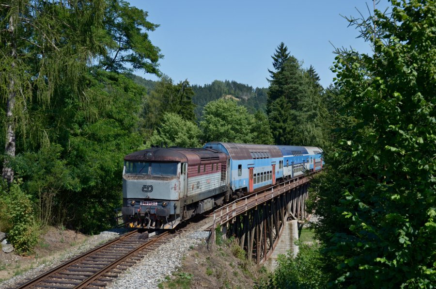 749 253-1