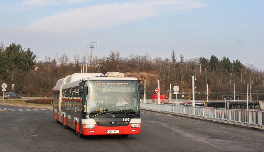 6402