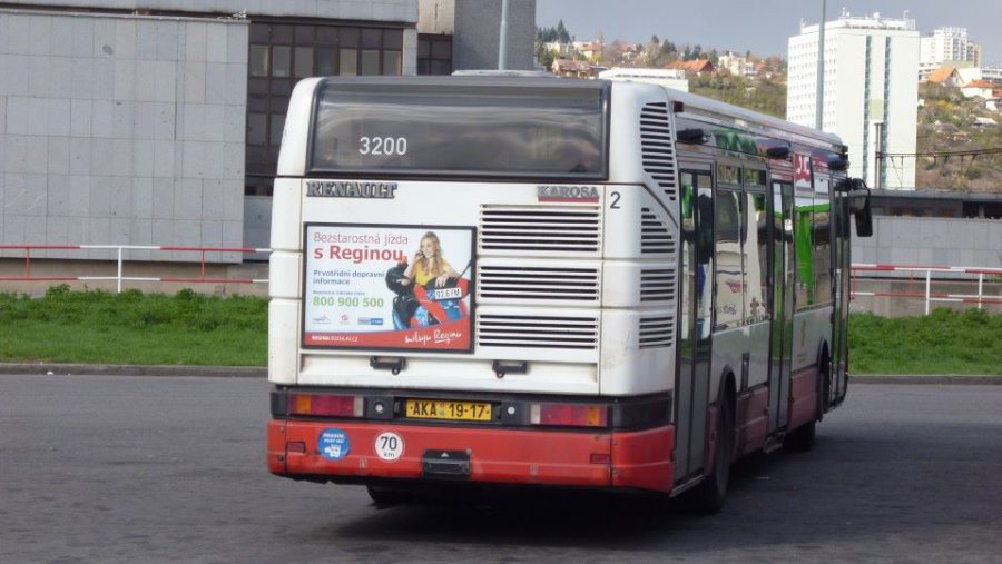 3200