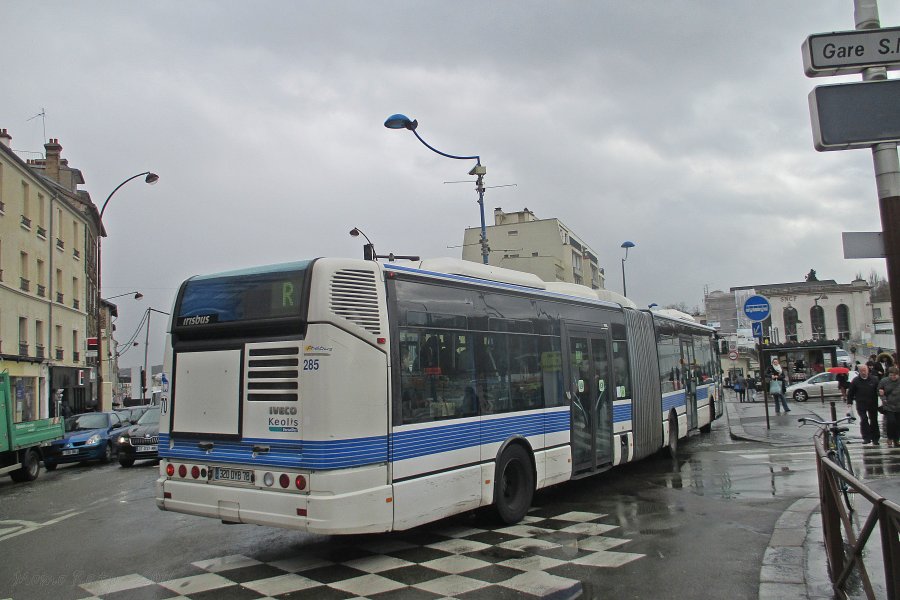 285