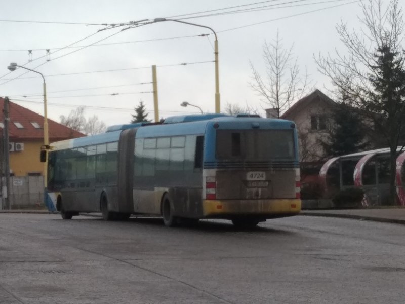 4724