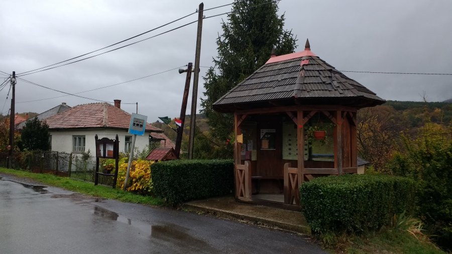 Zastávka Pusztafalu, Fő u.6.