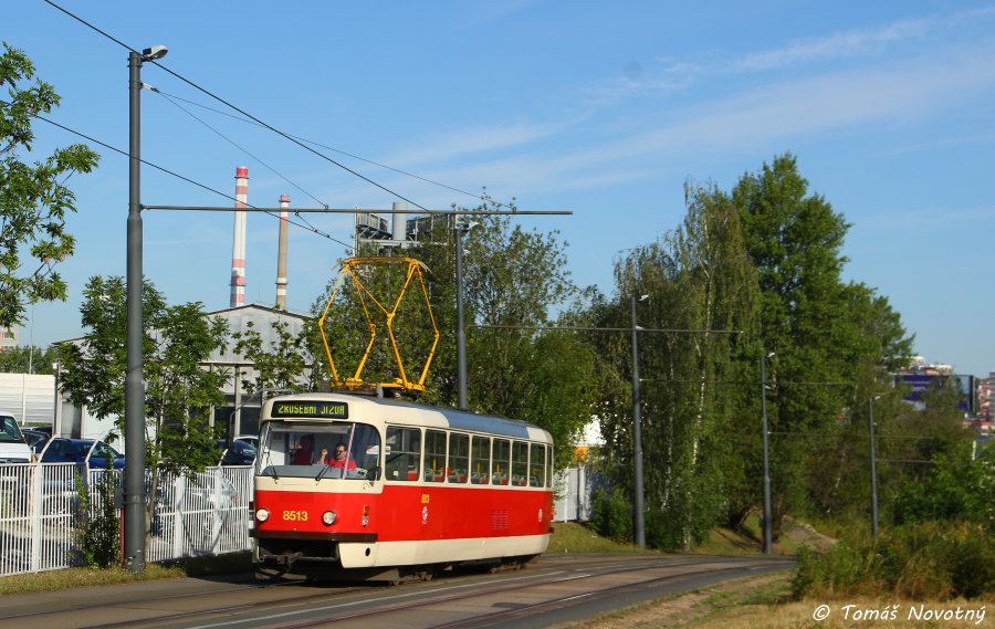8513