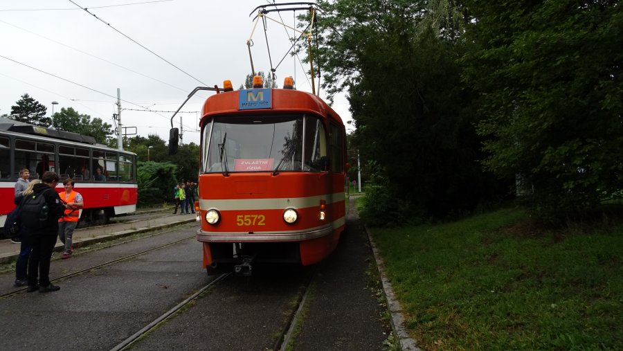 Mazačka 5572 ve smyčce Špejcahr