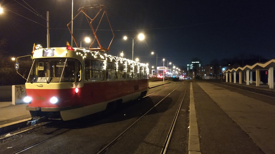7001