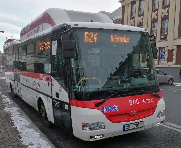 8715