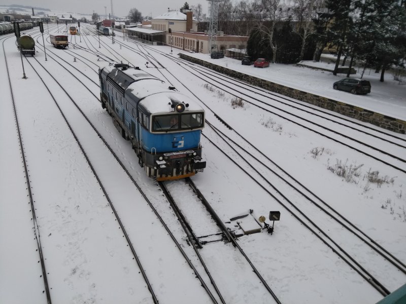 753 752-5