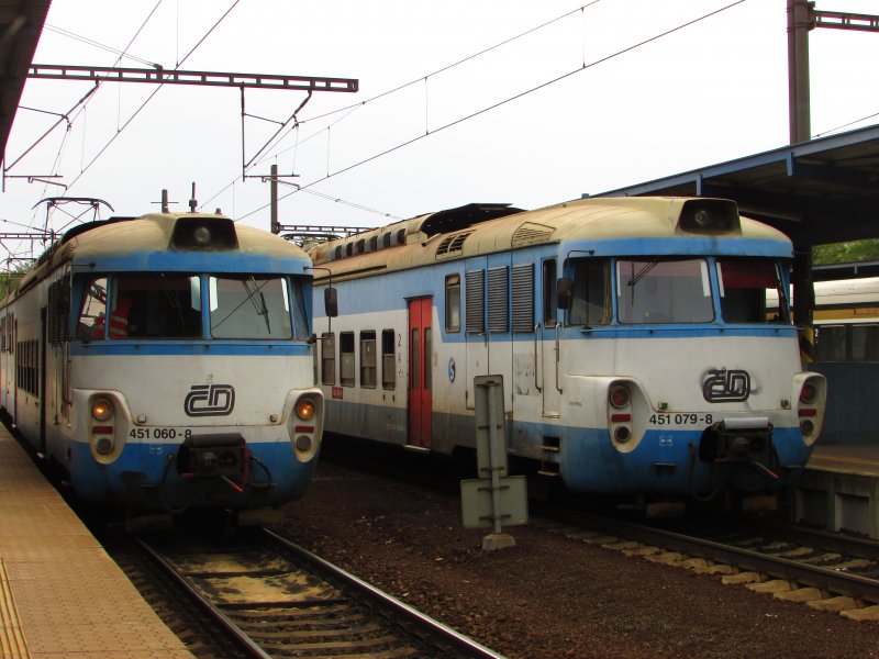 451 060-8