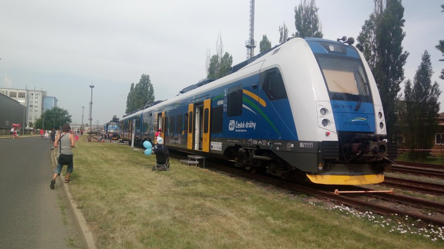 651 011-9