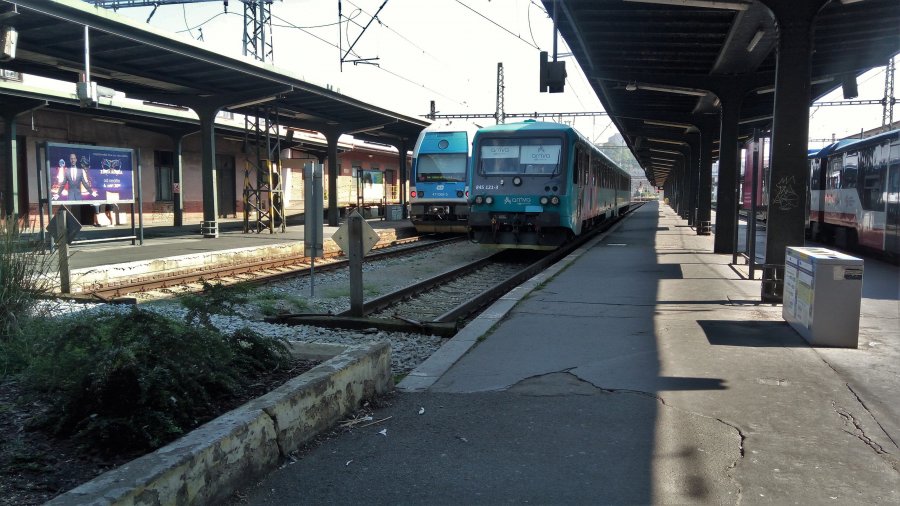 845 121-3