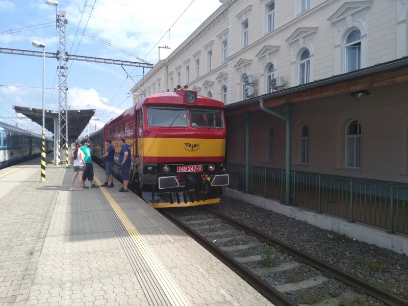 749 247-3
