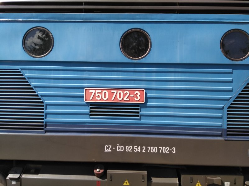 750 702-3