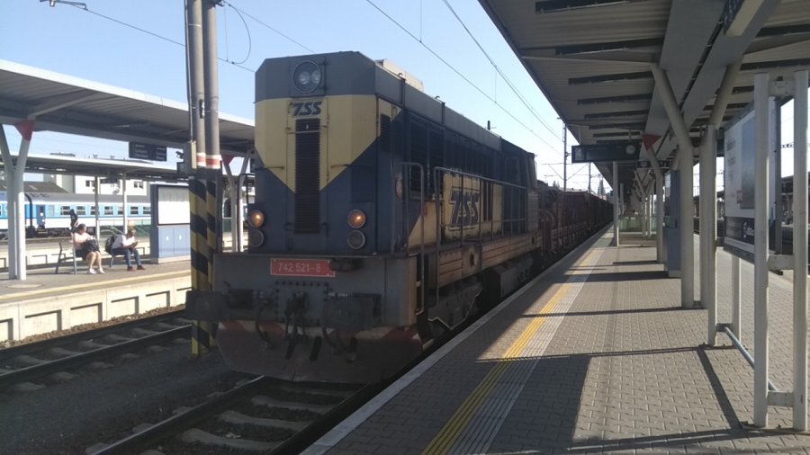 742 521-8