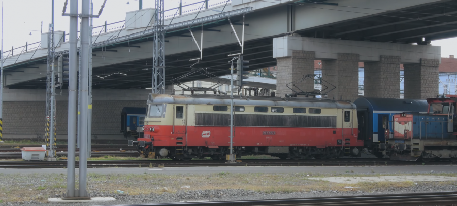242 235-0