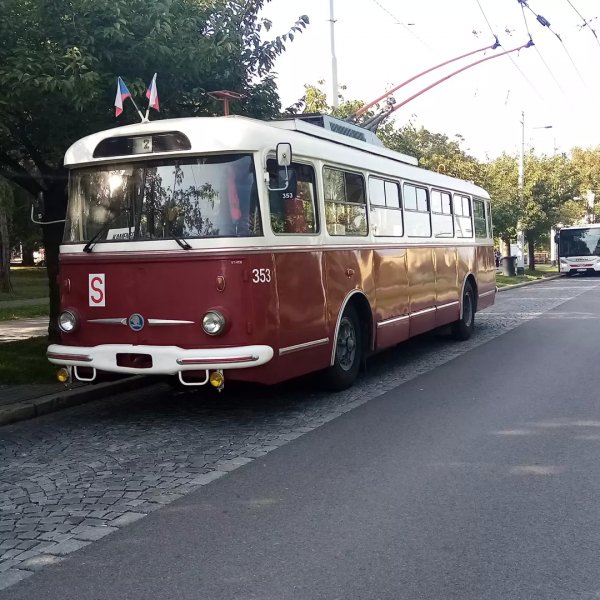 353
