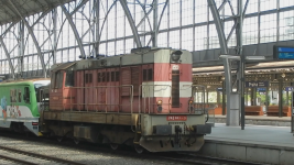 742 383-3