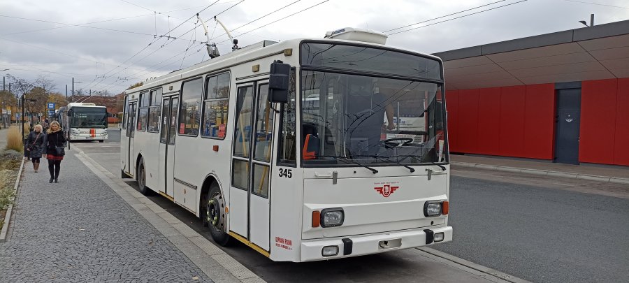 345