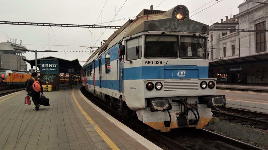 560 026-7