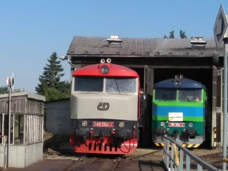749 250-7
