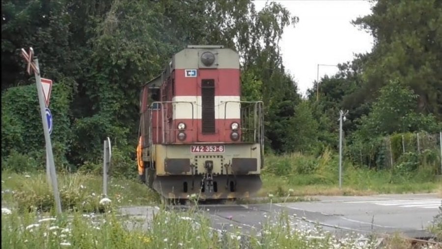 742 353-6
