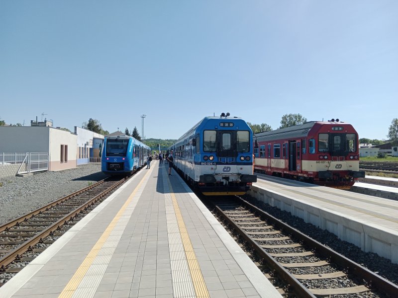 843 027-4