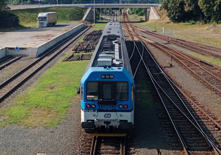843 028-2