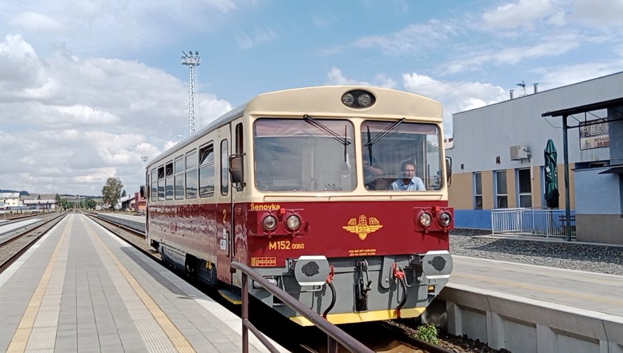 810 060-4