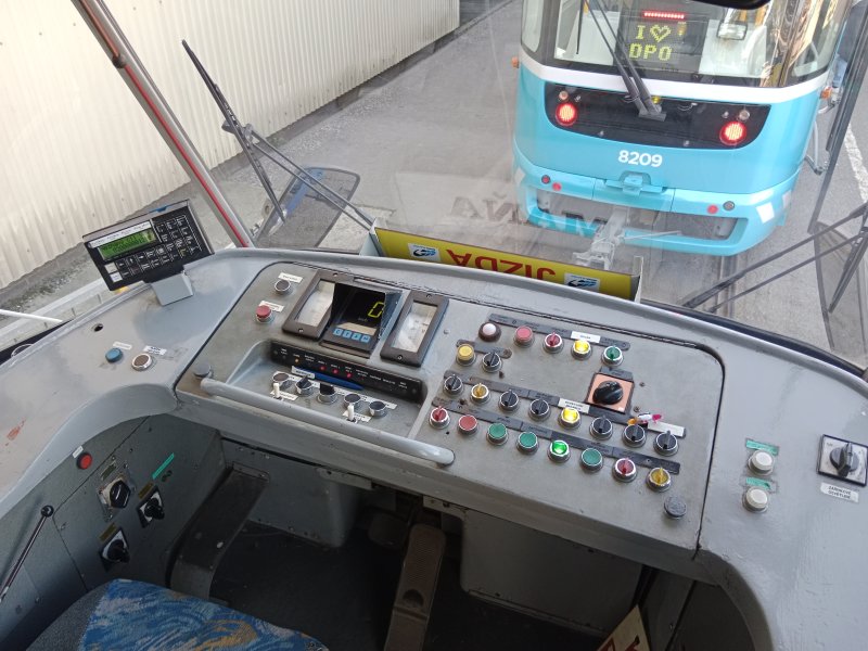 EE01