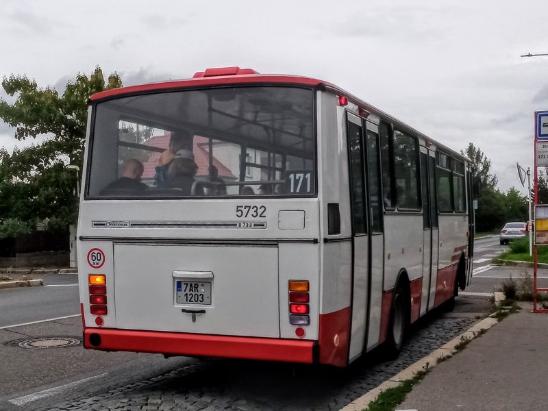 5732