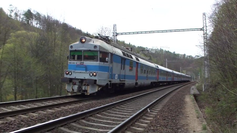 560 002-8