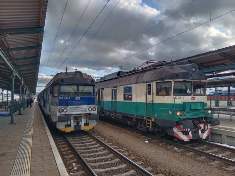 460 079-7