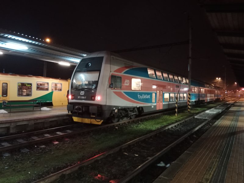 971 056-7