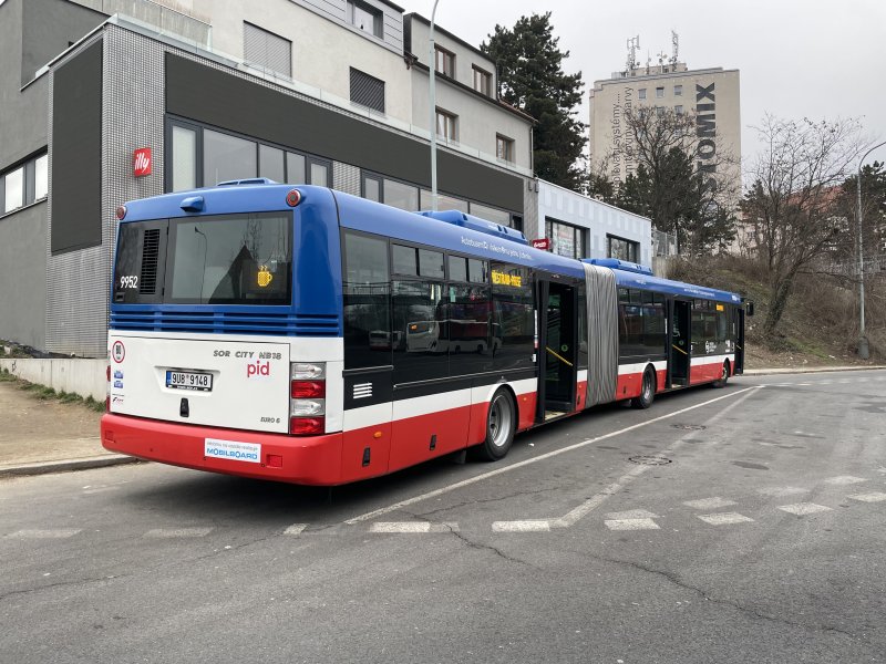 9952
