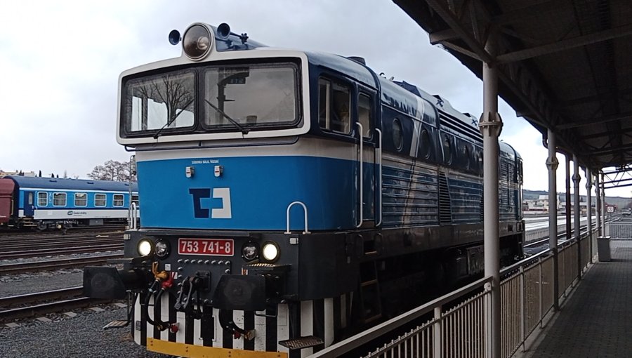 753 741-8