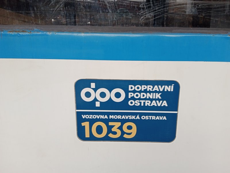 1039