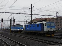 371 002-7