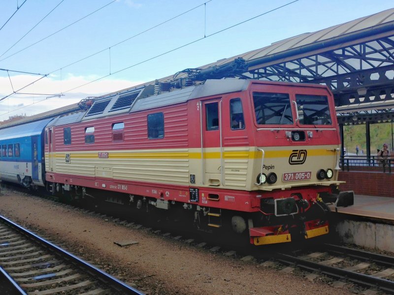 371 005-0