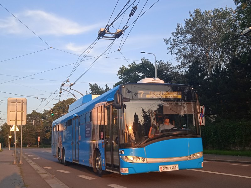 407