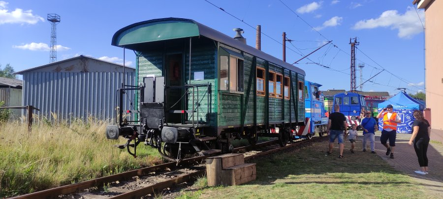 93 20 306-4