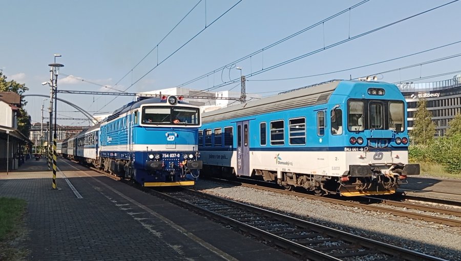 754 037-0