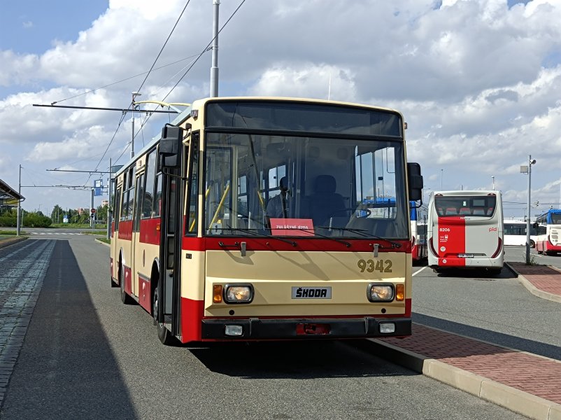 9342