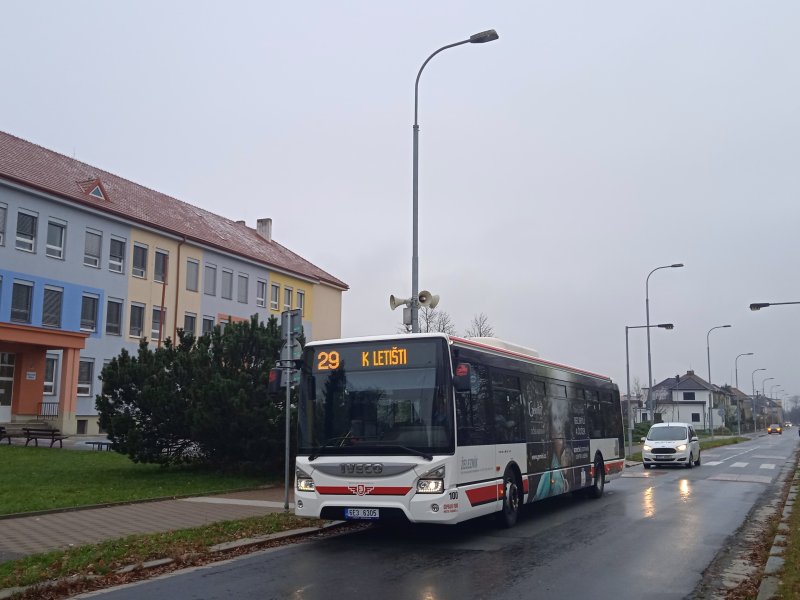 100
