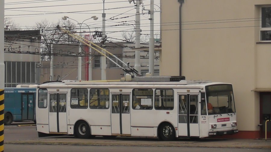 376