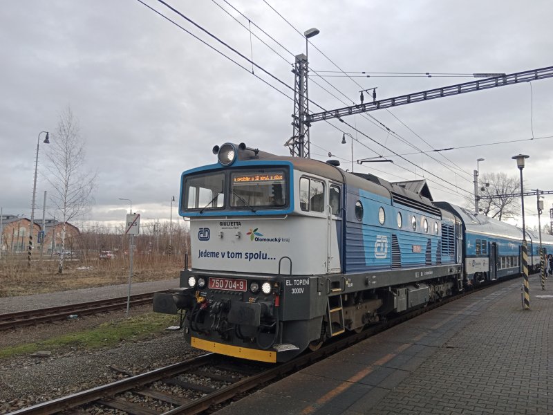 750 704-9
