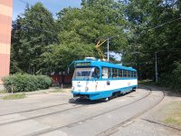 983