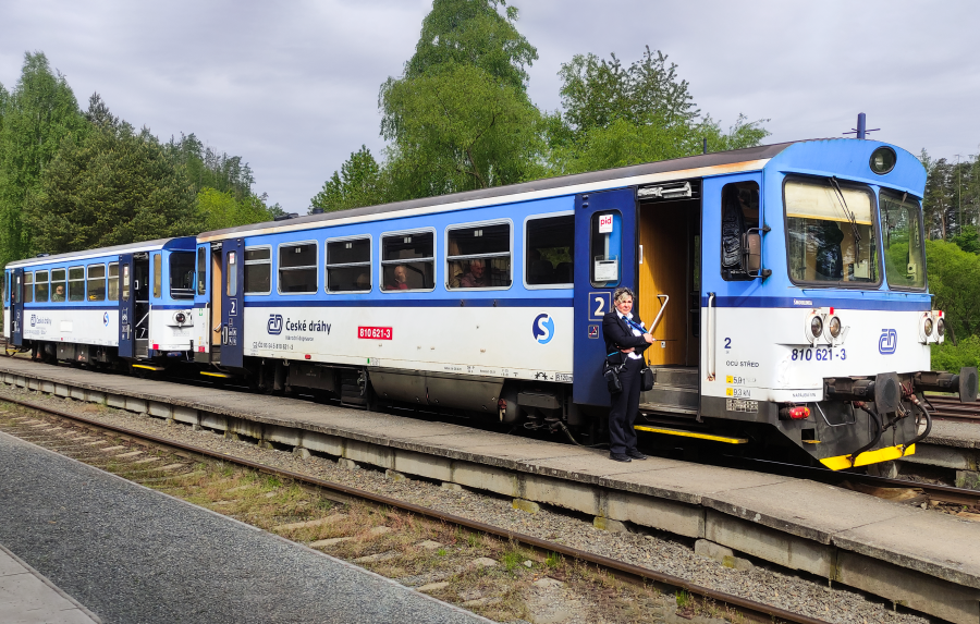 810 621-3