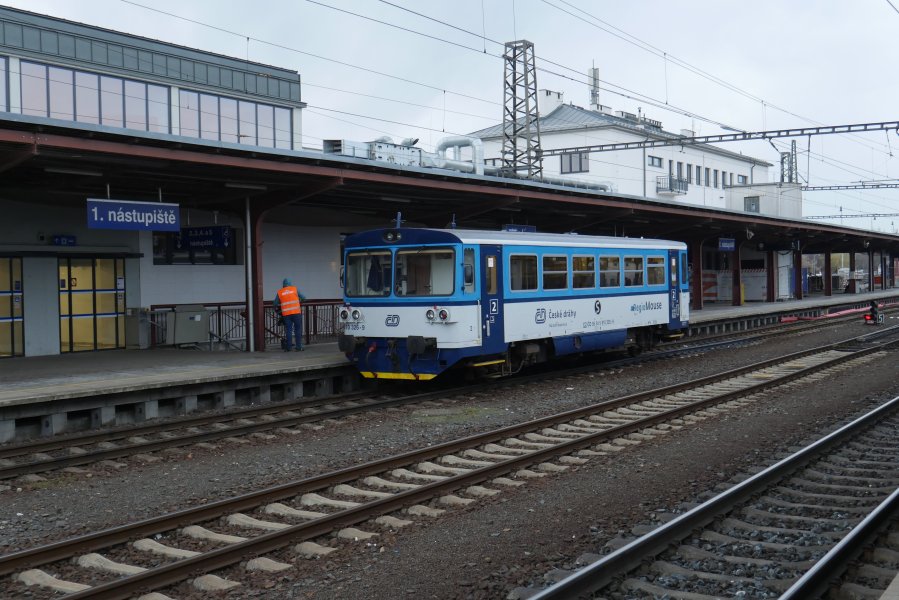 810 326-9