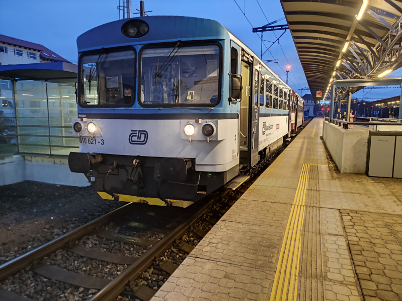 810 621-3