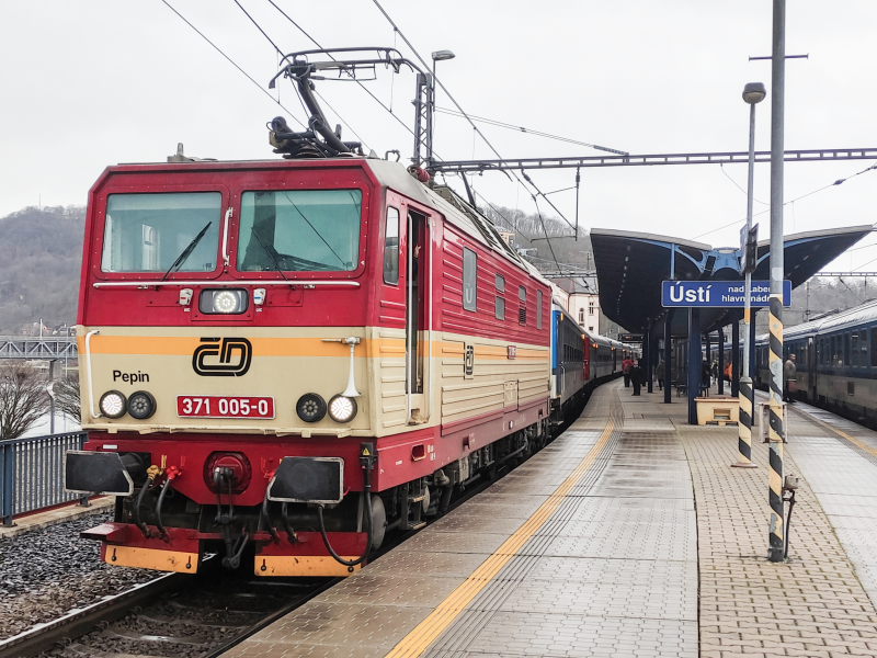 371 005-0