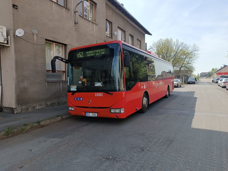 33082